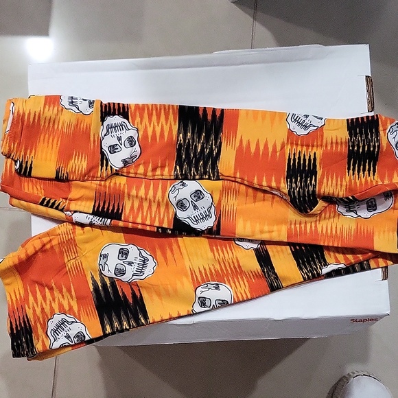 New with Tag Halloween Skulls Orange LuLaRoe Leggings TC2 - Picture 3 of 4